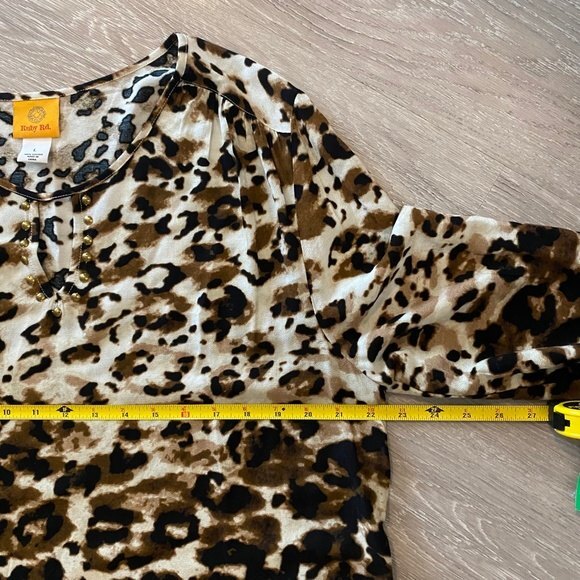 Ruby Rd. Leopard Print Long Sleeve Blouse. Large. Animal Print. Cute. Chic. - Picture 7 of 9